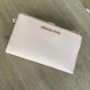 MICHAEL KORS wristlet wallet